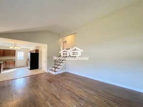 1121 Sherry Ave in Virginia Beach, VA - Foto de edificio - Building Photo