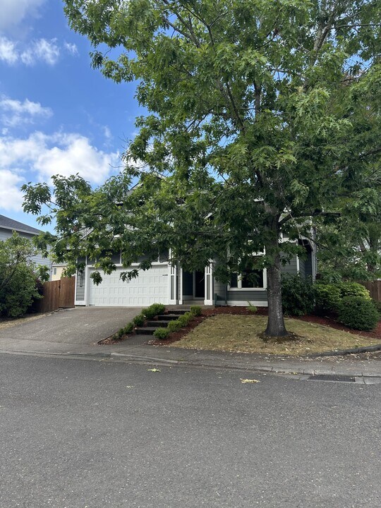 16205 SW Cameron Ct in Tigard, OR - Building Photo