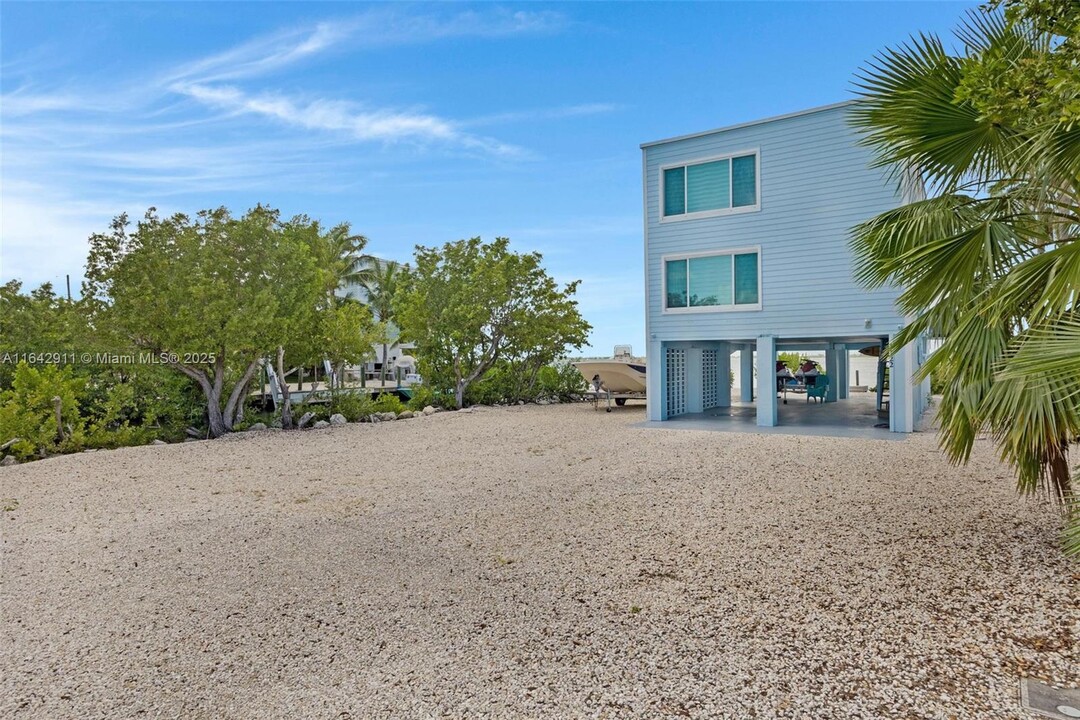 1122 Coates Ln in Cudjoe Key, FL - Building Photo