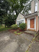 70 Riverchase Dr in Hampton, VA - Foto de edificio - Building Photo