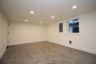 3734 SE 26th Ave, Unit B in Portland, OR - Foto de edificio - Building Photo