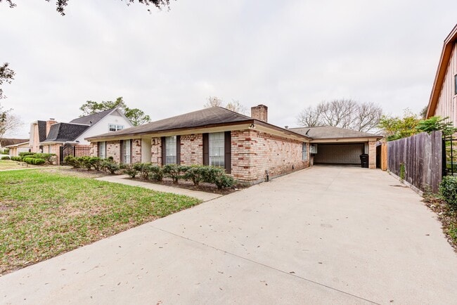 15118 Chaseridge Dr in Missouri City, TX - Building Photo - Building Photo