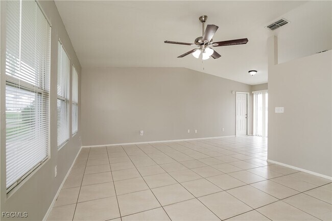 823 NE 18th St in Cape Coral, FL - Building Photo - Building Photo