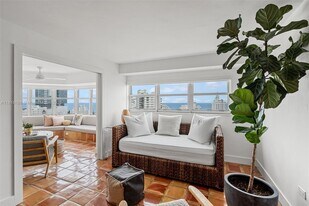 1881 Washington Ave in Miami Beach, FL - Building Photo