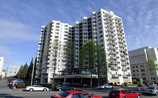 Noble Tower Apartments in Oakland, CA - Building Photo - Building Photo