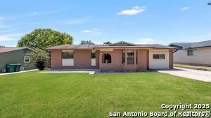 334 Shin Oak Dr in Live Oak, TX - Building Photo