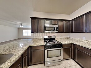 7210 Alava Dr in Magnolia, TX - Foto de edificio - Building Photo