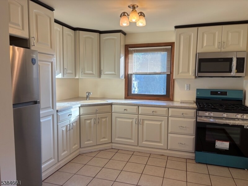 39 Academy Ave in Plainfield, NJ - Building Photo