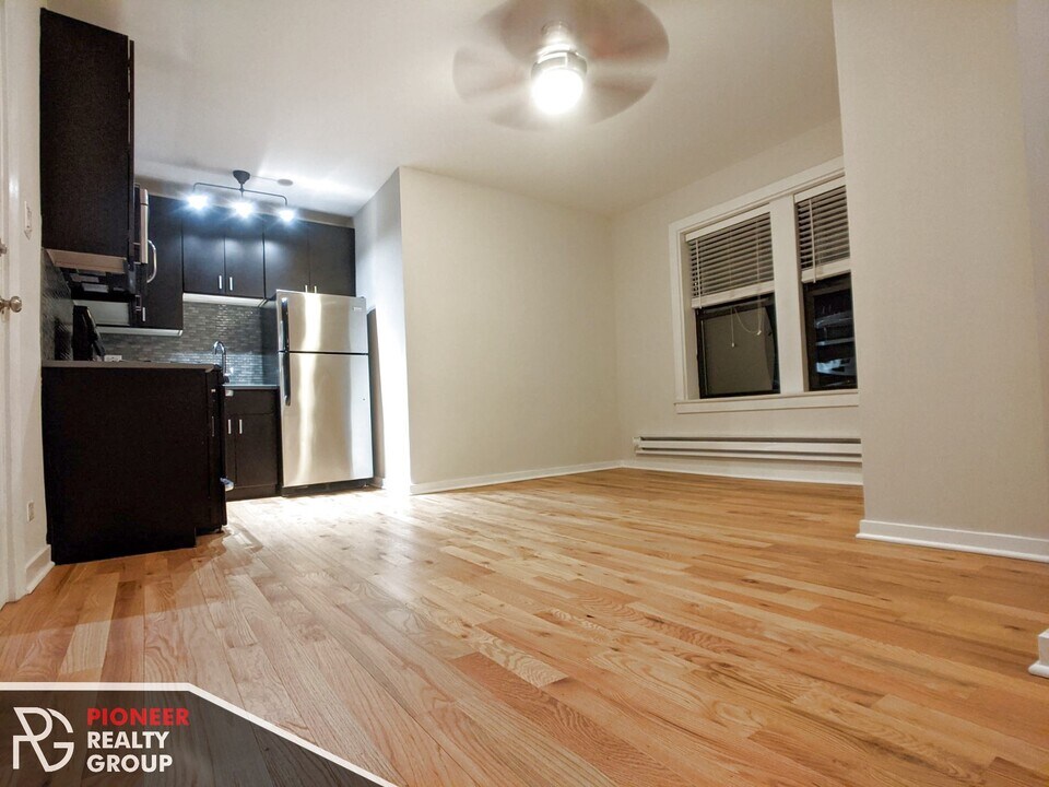 2423 N Kedzie Blvd in Chicago, IL - Building Photo