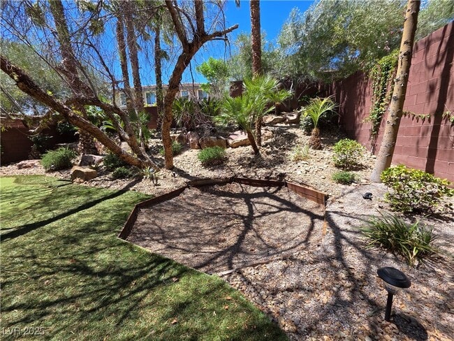 property at 5495 Alden Bend Dr
