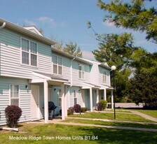 Meadow Ridge II in Carbondale, IL - Building Photo