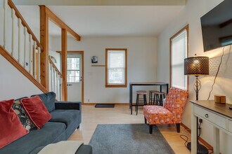 16 S Hudson St in Westmont, IL - Building Photo - Building Photo
