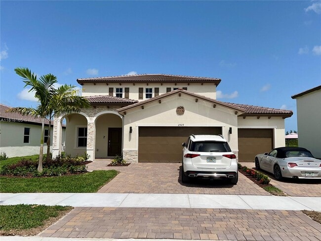 property at 2929 SE 23rd Ave