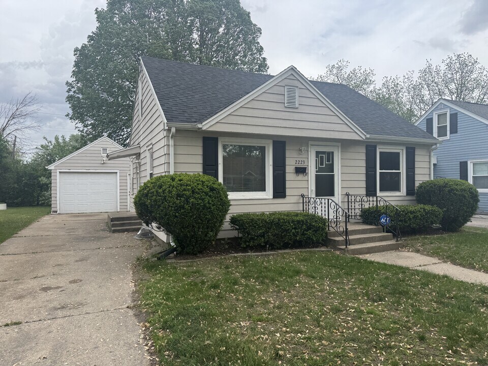 2223 Carney Ave in Rockford, IL - Building Photo