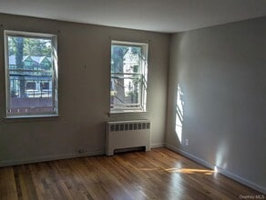 14 S Broadway in Irvington, NY - Building Photo - Building Photo