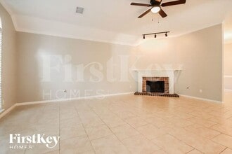 24 Barn Lantern Pl in The Woodlands, TX - Building Photo - Building Photo