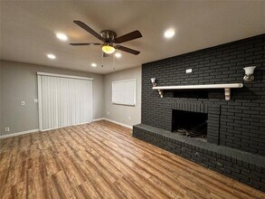 1930 S Austin Ave in Denison, TX - Building Photo - Building Photo