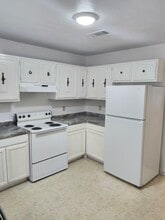 1872 Darryl Dr in Tallahassee, FL - Building Photo - Building Photo