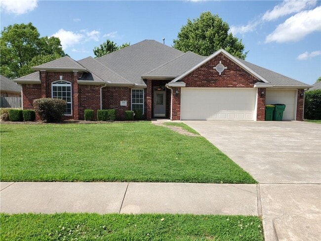 property at 884 Palisades Ave
