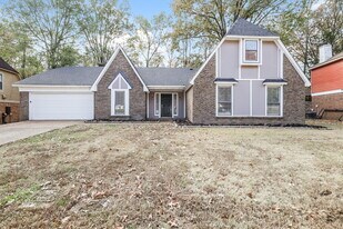 8163 Cairn Dr in Memphis, TN - Building Photo