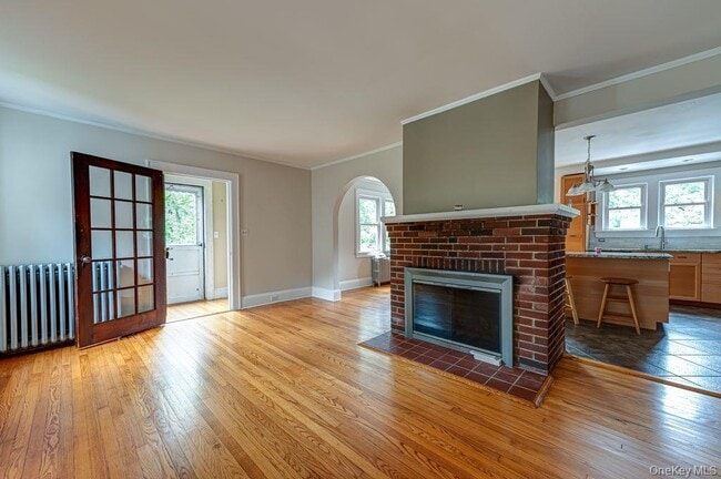 property at 7 Aberdeen Dr