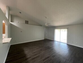 71 Kashmir Trail in Palm Coast, FL - Building Photo - Building Photo