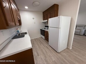 1178B Clydebank Ct in Lakewood, NJ - Building Photo - Building Photo