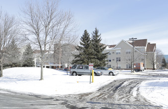 Bassett Creek Commons in Plymouth, MN - Building Photo - Building Photo