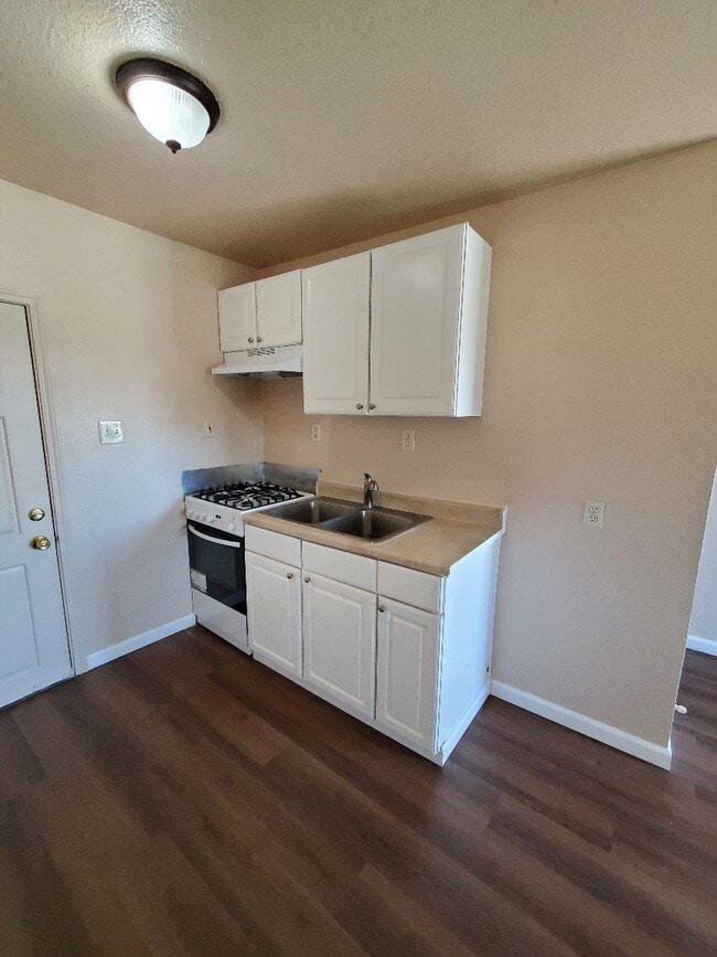 Roeding Road Duplex in Ceres, CA - Building Photo - Building Photo