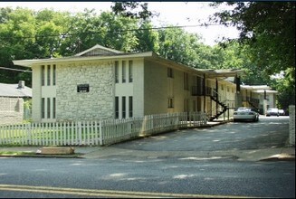 Hollywood Manor in Memphis, TN - Building Photo - Building Photo