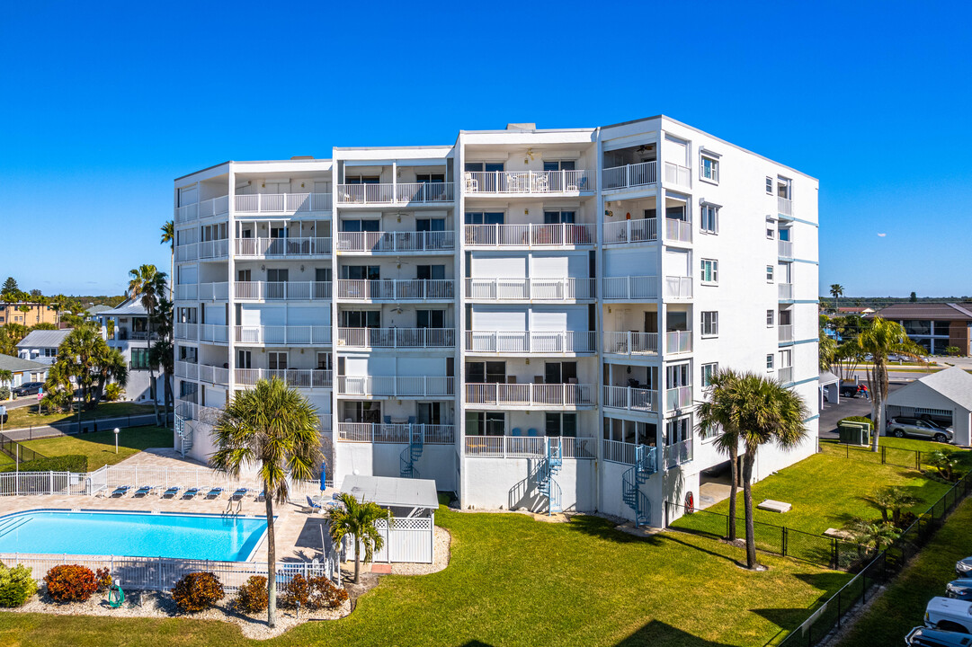 Lighthouse Pointe Condos in Redington Shores, FL - Building Photo