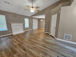 7819 Taylor Cir in Riverdale, GA - Building Photo - Building Photo