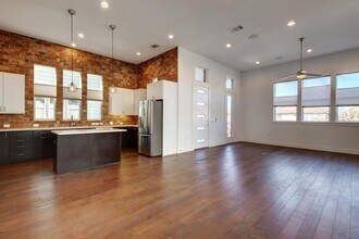 6133 Seville Dr in Austin, TX - Building Photo - Building Photo