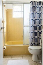 2230 Jackson St in Hollywood, FL - Building Photo - Building Photo