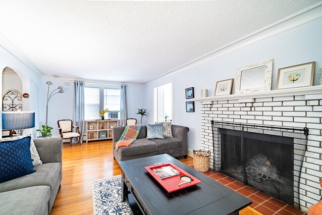 40 Orchard Pl in Greenwich, CT - Building Photo - Building Photo