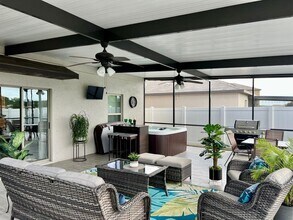 14621 Dunrobin Dr in Wimauma, FL - Building Photo - Building Photo