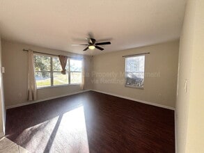 1064 Park Central Cir in Groveland, FL - Building Photo - Building Photo