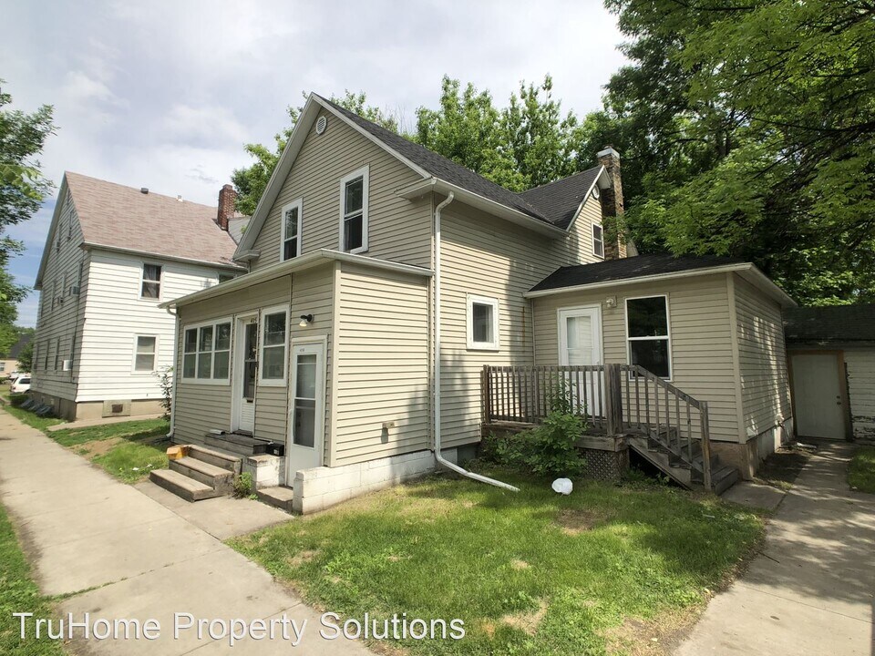405 4th Ave N in Grand Forks, ND - Building Photo
