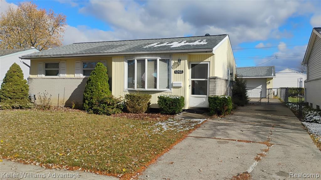 1265 Woodbourne St in Westland, MI - Building Photo