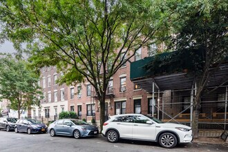 382 Prospect Pl in Brooklyn, NY - Foto de edificio - Building Photo