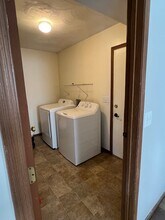 7403 Mapleleaf Blvd in Columbus, OH - Foto de edificio - Building Photo