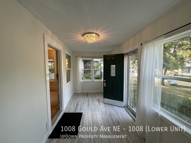 1008 Gould Ave NE in Minneapolis, MN - Building Photo - Building Photo