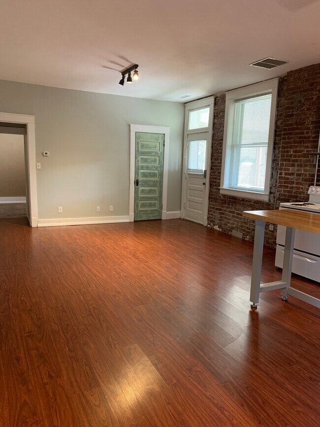 1120 N 10th St, Unit 1120 N 10th St. REAR in Quincy, IL - Foto de edificio - Building Photo