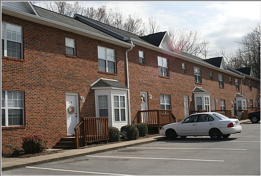 Silver Creek Apartments & Townhomes in Johnson City, TN - Building Photo - Building Photo