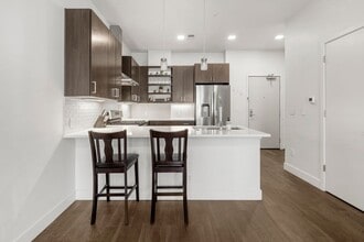 1898 S Bannock St-Unit -Unit 103 in Denver, CO - Building Photo - Building Photo