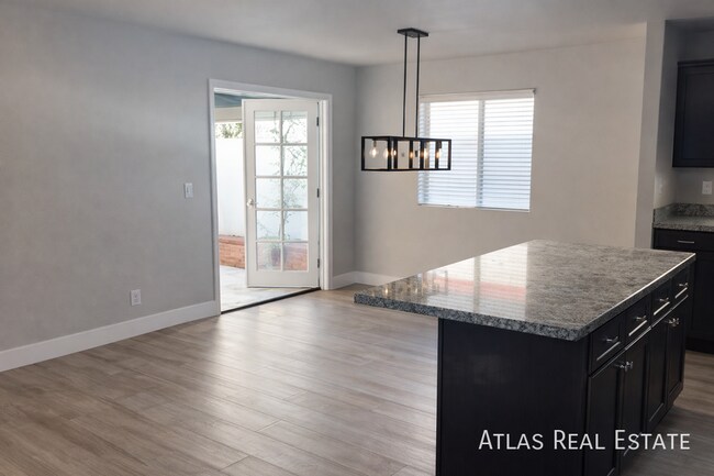 528 W La Jolla Dr in Tempe, AZ - Foto de edificio - Building Photo