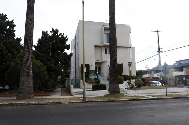 3568 Vinton Ave in Los Angeles, CA - Foto de edificio - Building Photo