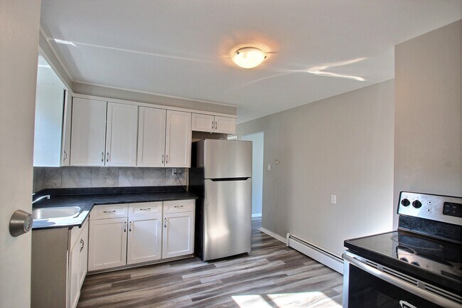 71 8 St in Moncton, NB - Building Photo - Building Photo