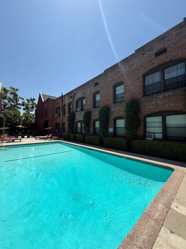 Citadel on Central in Glendale, CA - Building Photo - Building Photo