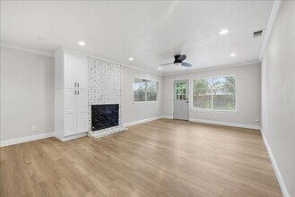 1156 Hampton Rd in Sacramento, CA - Building Photo - Building Photo